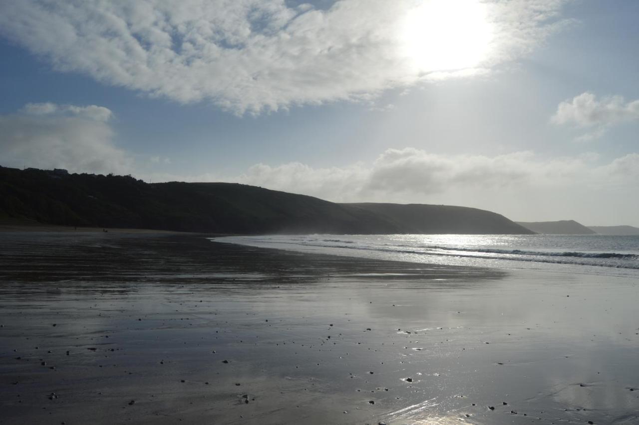 Galwad Y Mor A Coastal Escape In Pembrokeshire'S National Parks Villa Lamphey Exterior photo